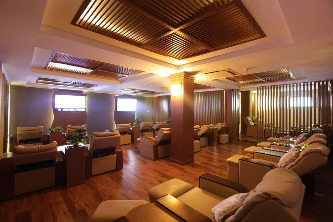 Ghế massage chân giúp đôi chân nhẹ hơn sau chuyến đi dài